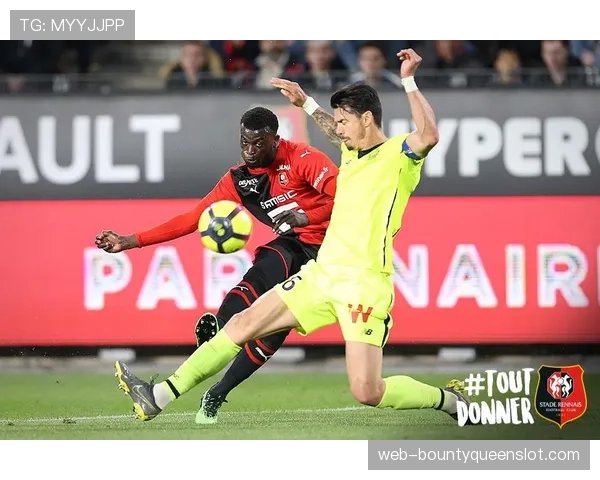 通讯：一场普通法甲比赛的全球转播之旅：从现场制作中心到多平台分发。